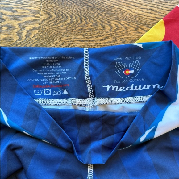 Colorado Threads yoga pants White Mountain-Print Leggings - Picture 4 of 5